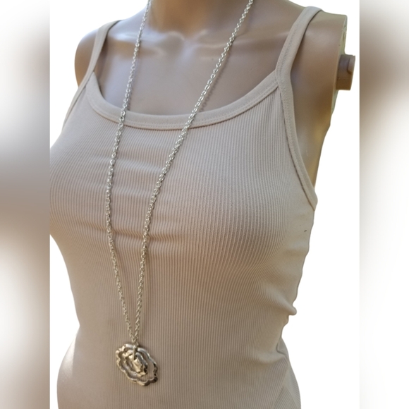 LIZ CLAIBORNE VINTAGE CHROME SILVER ARTICULATED FLOWER PENDANT CHAIN NECKLACE - Picture 3 of 6